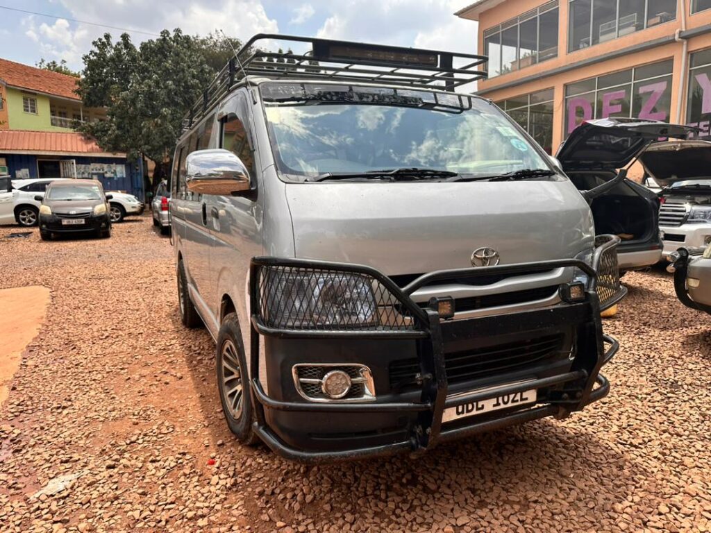 Best Cars for Group Tours in Uganda