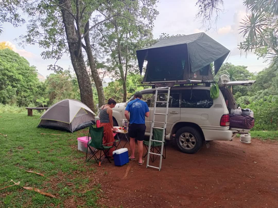 Rent Land Cruiser with rooftop tent in Entebbe
