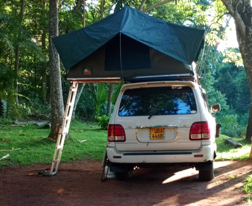 Rent Land Cruiser with rooftop tent in Entebbe